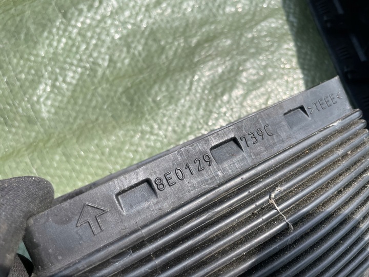 фото №6, Audi a4 b6 3.0 v6 воздуховод уловитель воздуха 8e0129617 8e0129618e