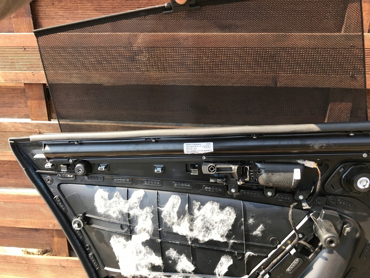 фото №7, Боковина дверь правый зад кожа ролета audi a4 b8