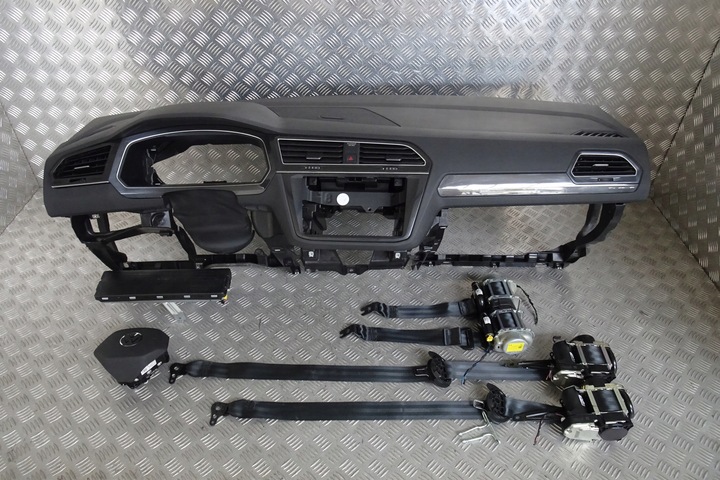 фото №9, Vw tiguan ii рестайлінг - панель роздавальна подушки ремені