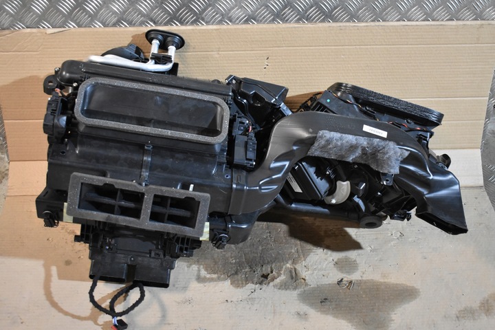 фото №1, Идеальная kpl. отопитель 4 зона audi a8 d5 1