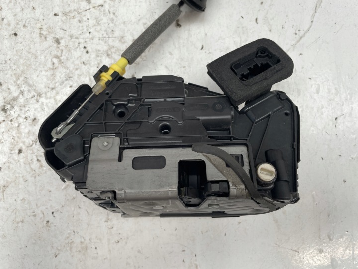 фото №8, Audi a3 8y замок двері праві зад 5ta839016q a6q-5ta839016q