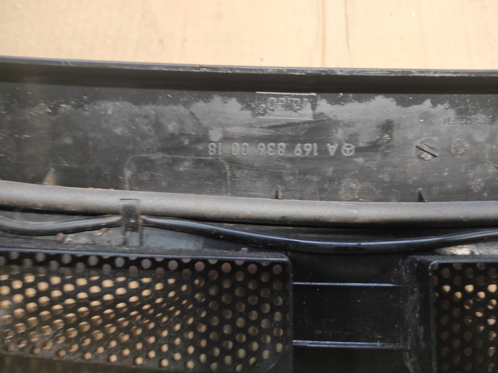 фото №11, Панель под лобовым стеклом решётка капота mercedes a-klasa w169 распылители a1698360018