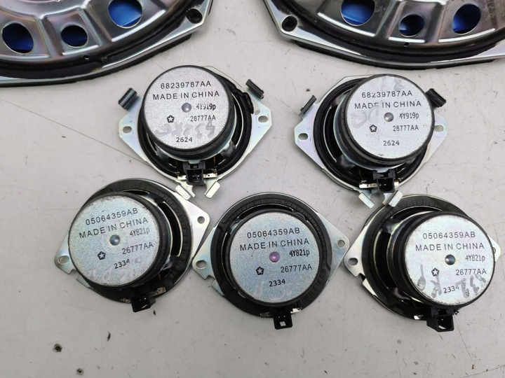 фото №10, Jeep cherokee 2015 набір аудіо