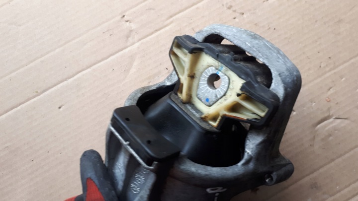 фото №7, A4 b9 8w подушка двигателя 2.0 tfsi 8w0199371cr a5