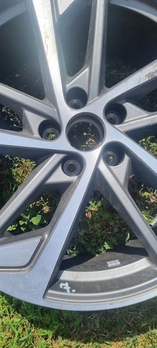 фото №9, Алюмінієвий диск audi (oem) q3 8.5" x 19"
