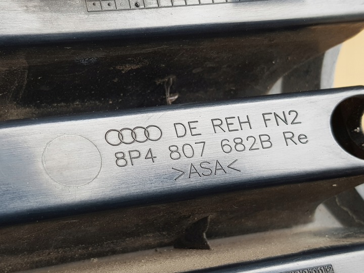 фото №16, Решётка правая бампера перед audi a3 8p / 8p4807682b / pod большой решётка радиатора / красивая