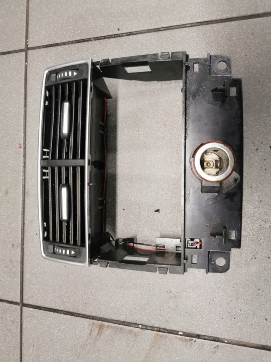 фото №1, Решётка воздуховод зад audi a8 d3 4e0819203b