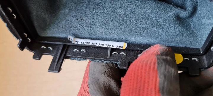 фото №13, S3 8v sedan a3 домкрат ручка изменения коробка передач чехол dsg 8v1713139n