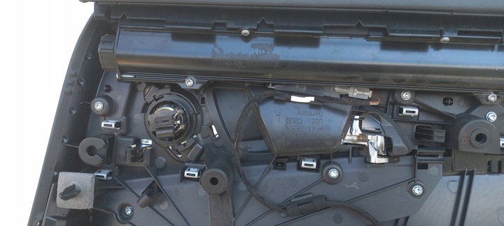 фото №13, Боковина обивка дверь левый зад audi a6 c7 ролета