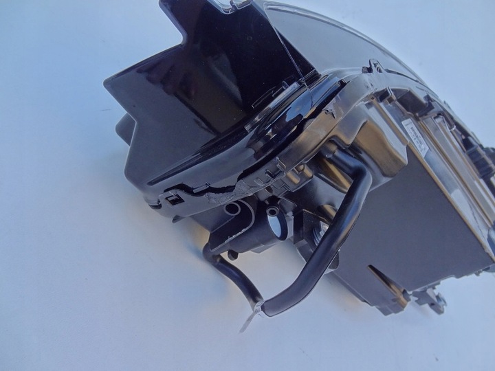 фото №13, Комплектна права лампа перед повний led 3j1941036 992941572ah vw passat b9