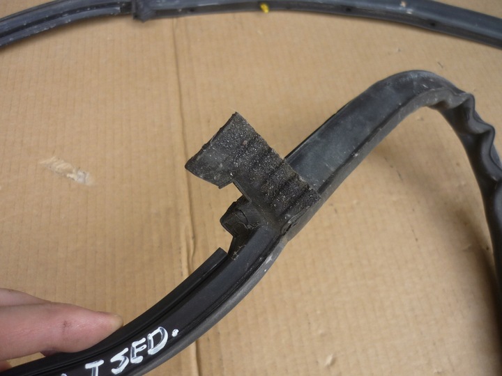 фото №7, Прокладка рамки дверь левый зад audi a4 b6 b7 sedan оригинал красивая