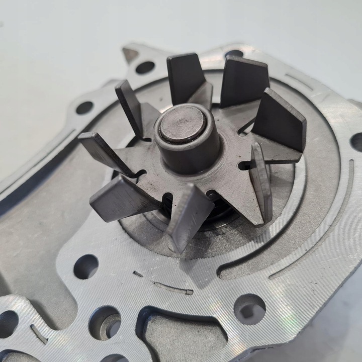 фото №9, Dacia доккер duster logan 1.6 16v насос води bga cp3282