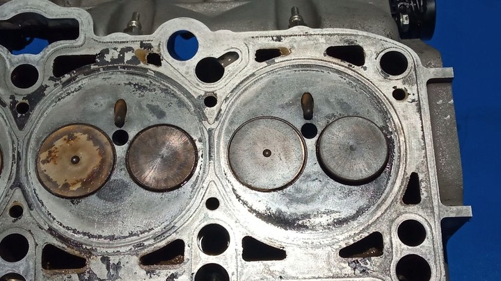 фото №8, Головка цилиндров 038103373r vw.passat b5 1,9 tdi 130km awx
