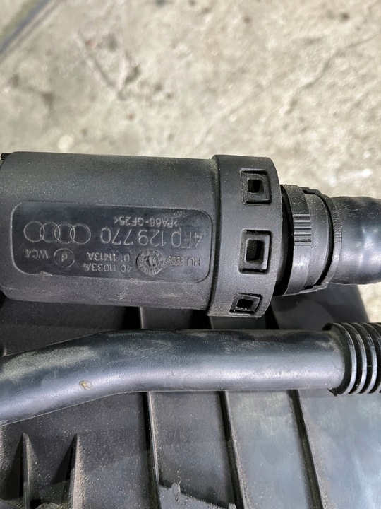 фото №6, Корпус фильтра воздуха audi a8 s8 d3 07l133835h