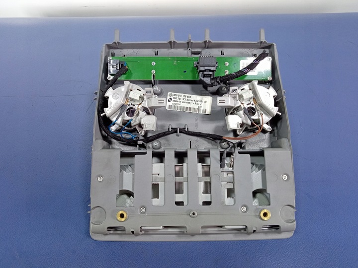 фото №4, Vw phaeton лампа стеля зад 3d0947136