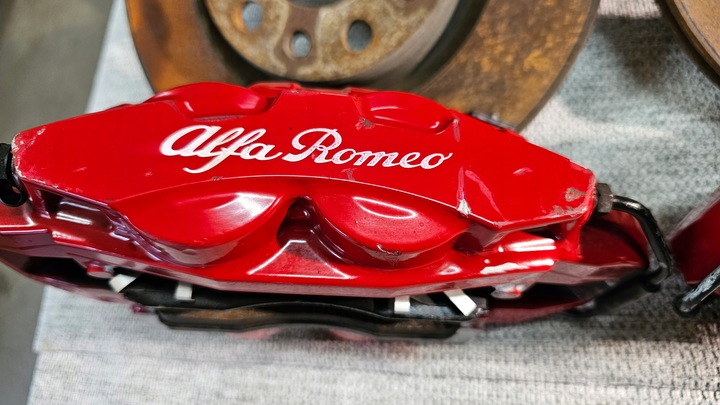 фото №3, Alfa romeo stelvio супорт затискачі комплект перед зад