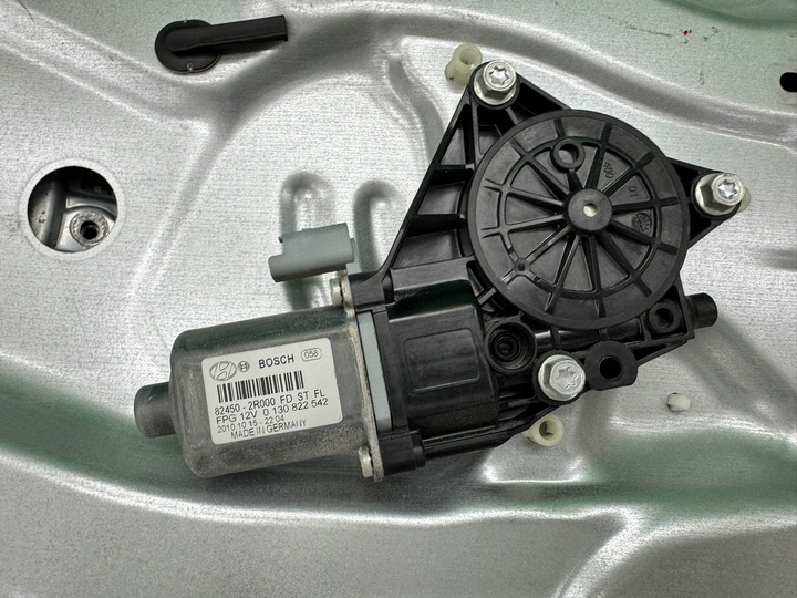 фото №7, Подъемник стекла левый переднее моторчик 82450-2r000 hyundai i30 i 1 07-