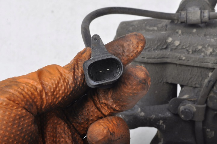 фото №7, Audi a4 b9 супорт гальмівний правий зад sedan