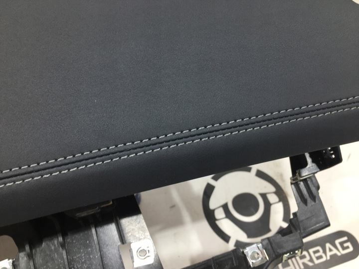 фото №5, Audi e-tron панель консоль подушка безопасности подушки ремни