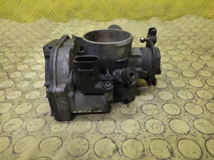 фото №6, Vw passat b5 1.8 дроссельная заслонка 058133063h