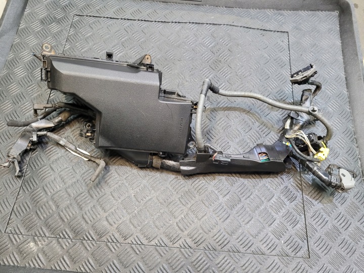 фото №5, Блок предохранителей жгут 82662-53260 82644-53010 lexus is iii 300 h