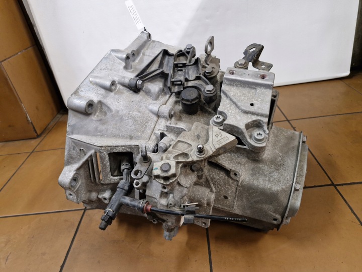 фото №10, Citroen c4 cactus peugeot 2008 1 i 1.2 thp коробка передач механическая коробка передач 6b 20ea72