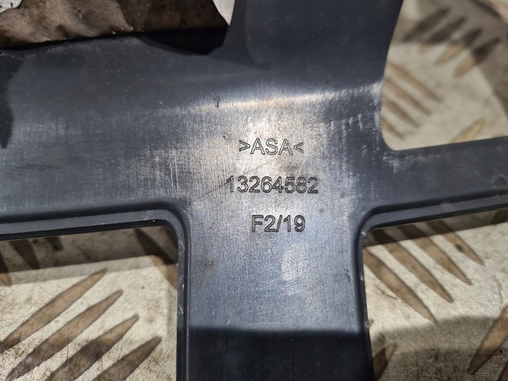 фото №10, Решітка радіатора решітка opel astra j gtc