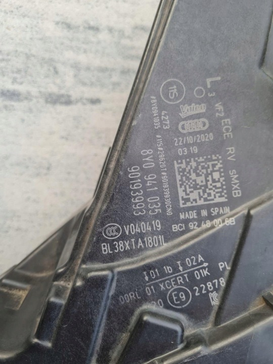 фото №12, Audi a3 s3 8y0 комплектні лампи перед повний led matrix hd 8y0941035 8y0941036