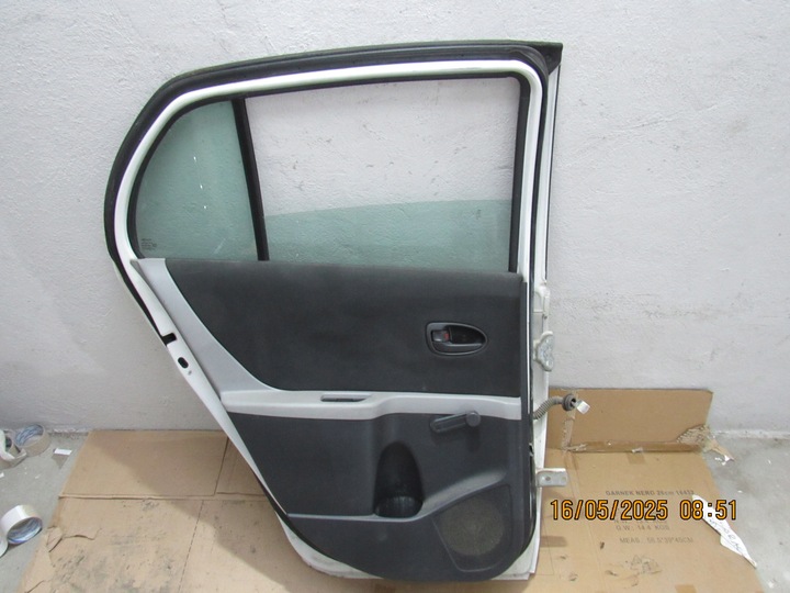 фото №6, Двері лівий зад комплектні yaris ii 068