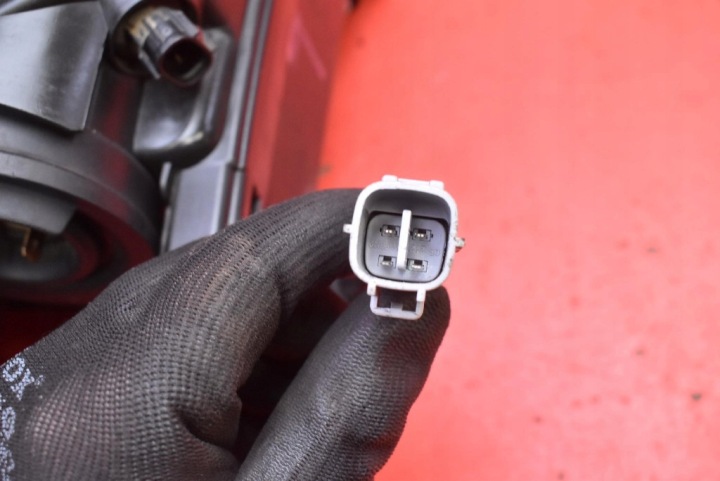фото №6, Фара левое фара передняя линза eu 08-212-11f3l toyota avensis t25