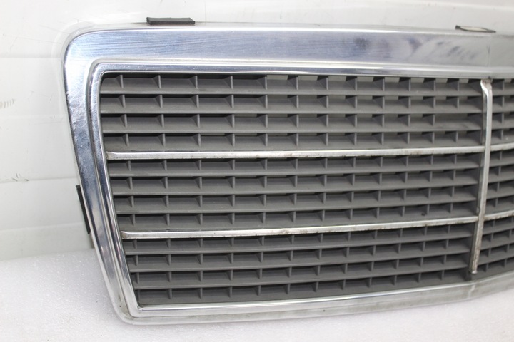 фото №4, Mercedes c клас w202 решітка радіатора решітка решітка радіатора classic передній рестайлінг a2028880023