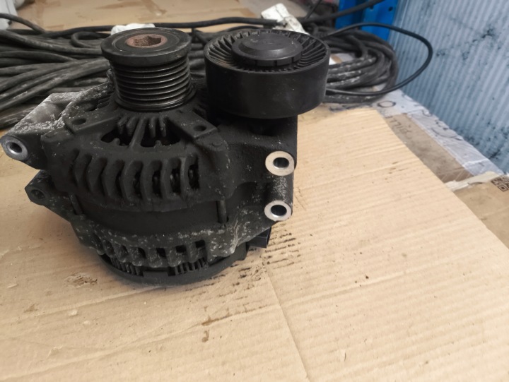 фото №5, Bmw e87 bmw e90 e87 2.0 бензин генератор 7550468 ?