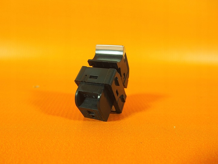 фото №12, Audi a4 8w b9 рестайлінг панелі скло хром комплект 4m0959851c / 4m0959855