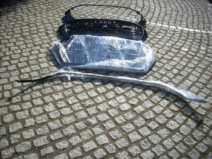 фото №11, Audi q8 sq8 решітка бампера решітка радіатора карбон ew. rsq8 карбон планка