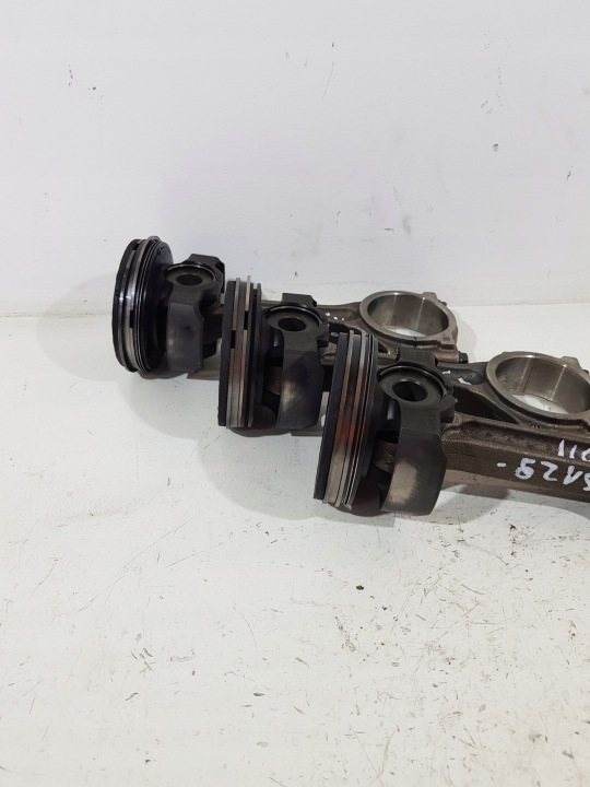 фото №8, Поршень + шатун mercedes w205 1.6 dci r9ma500 626951