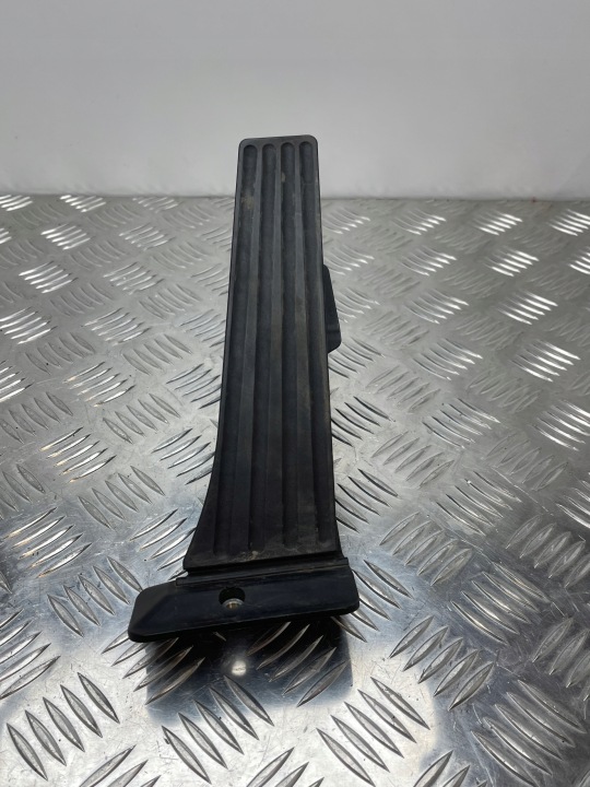 фото №13, Bmw e81 e87 f20 f30 педаль газу механічна коробка передач 6853176