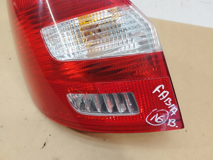 фото №11, Лампа права + ліва задня skoda fabia ii рестайлінг 5 двері hb 2010-2014 англійська