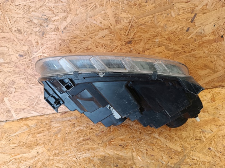 фото №10, Лампа лівий перед eu 260609367r dacia duster ii led