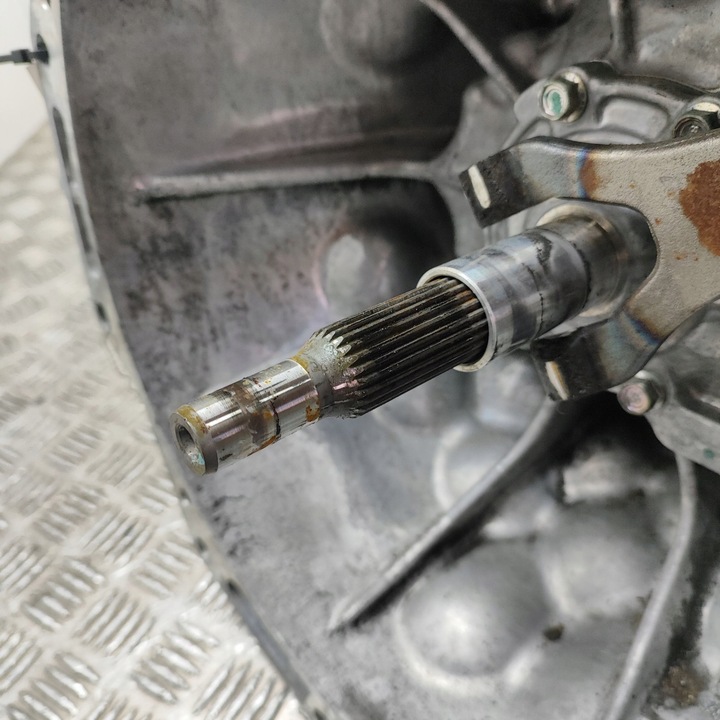 фото №9, Isuzu d-max 2018 механічна 6-ступенева коробка передач коробки передач