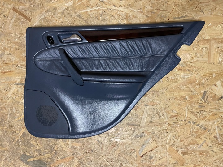 фото №1, Боковина оббивка двері права праві зад задня mercedes c-klasa w203 sedan