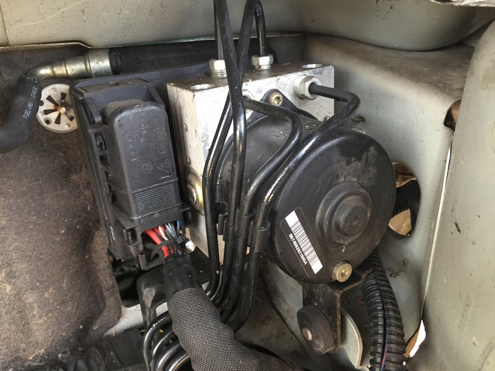 фото №1, Насос abs ford c-max 1,8 16v mk1 європа