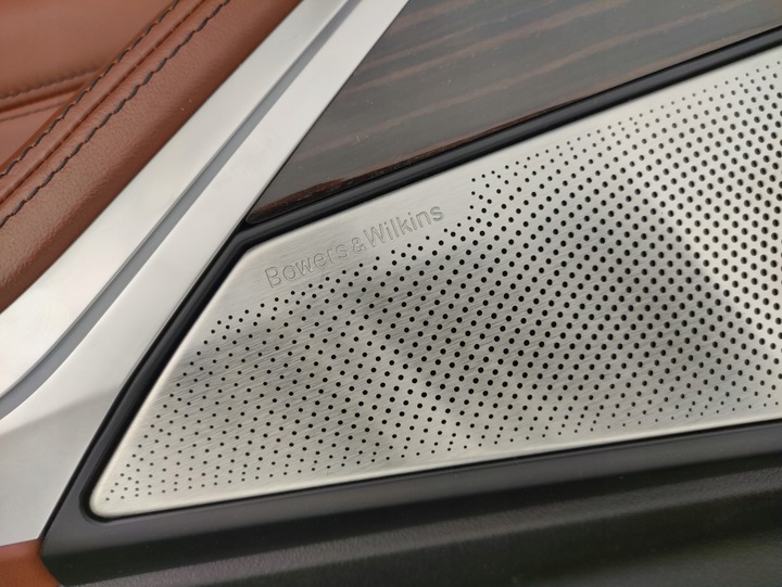 фото №15, Оббивка двері bowers wilkins bmw g07 merino kawowa tartufo