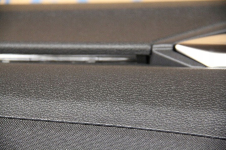 фото №3, Tapiverka боковина двері зад лівий vw golf viii led