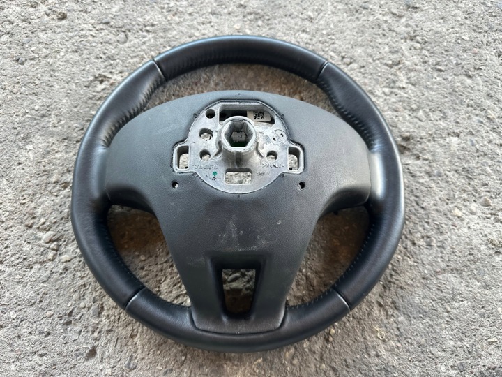 фото №9, Руль volvo v40 ii xc60 s60 v60 i p31455089 10-18 jak новая
