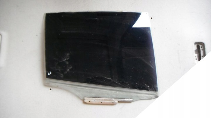 фото №1, Toyota corolla verso 01-04 стекло правая задняя большая