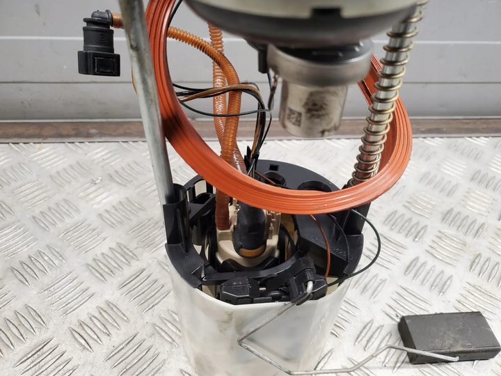 фото №3, Audi q5 sq5 8r0919051 насоса топлива