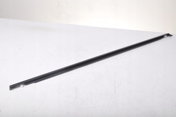 фото №5, Volvo xc90 ii планка скла прилегла до скла задня права