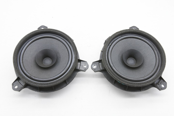 фото №1, Subaru xv ii 2.0 гибрид g5 рестайлинг 23r. динамик дверь зад