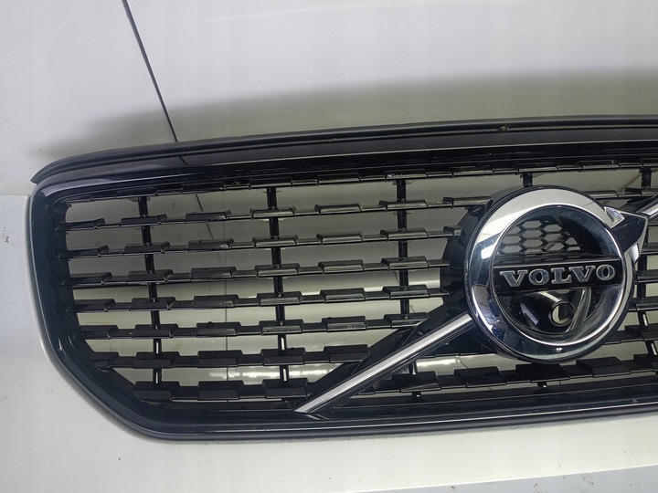 фото №8, Бампер volvo xc40 ii 17- перед планка надпись