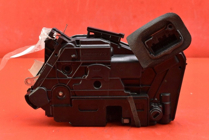 фото №1, Замок двері праві зад задній 5e0839016 skoda octavia 3 iii 5d hb 13-17